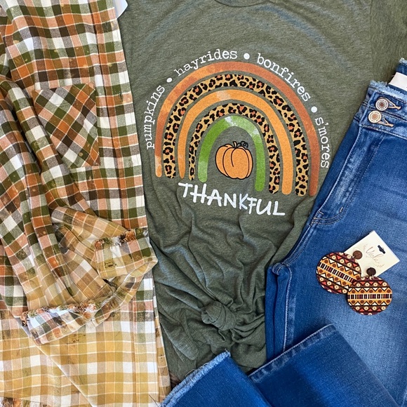 SMALL Bleached Plaid Flannel / Shacket - Picture 13 of 13